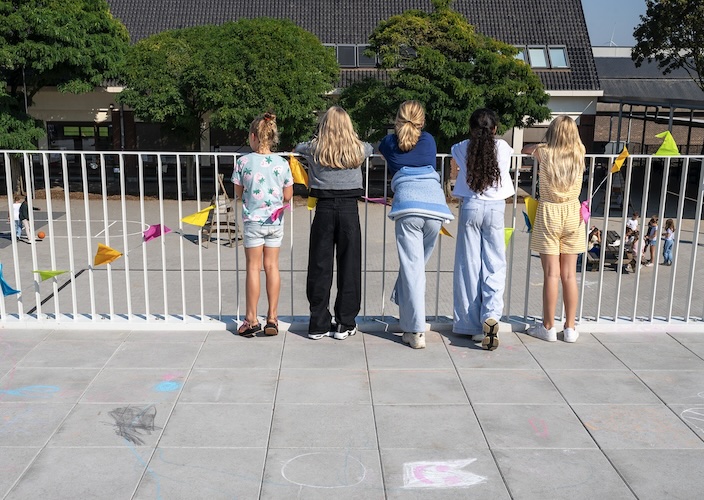 De dakspeelplaats van de gemeentelijke basisschool van Evergem
